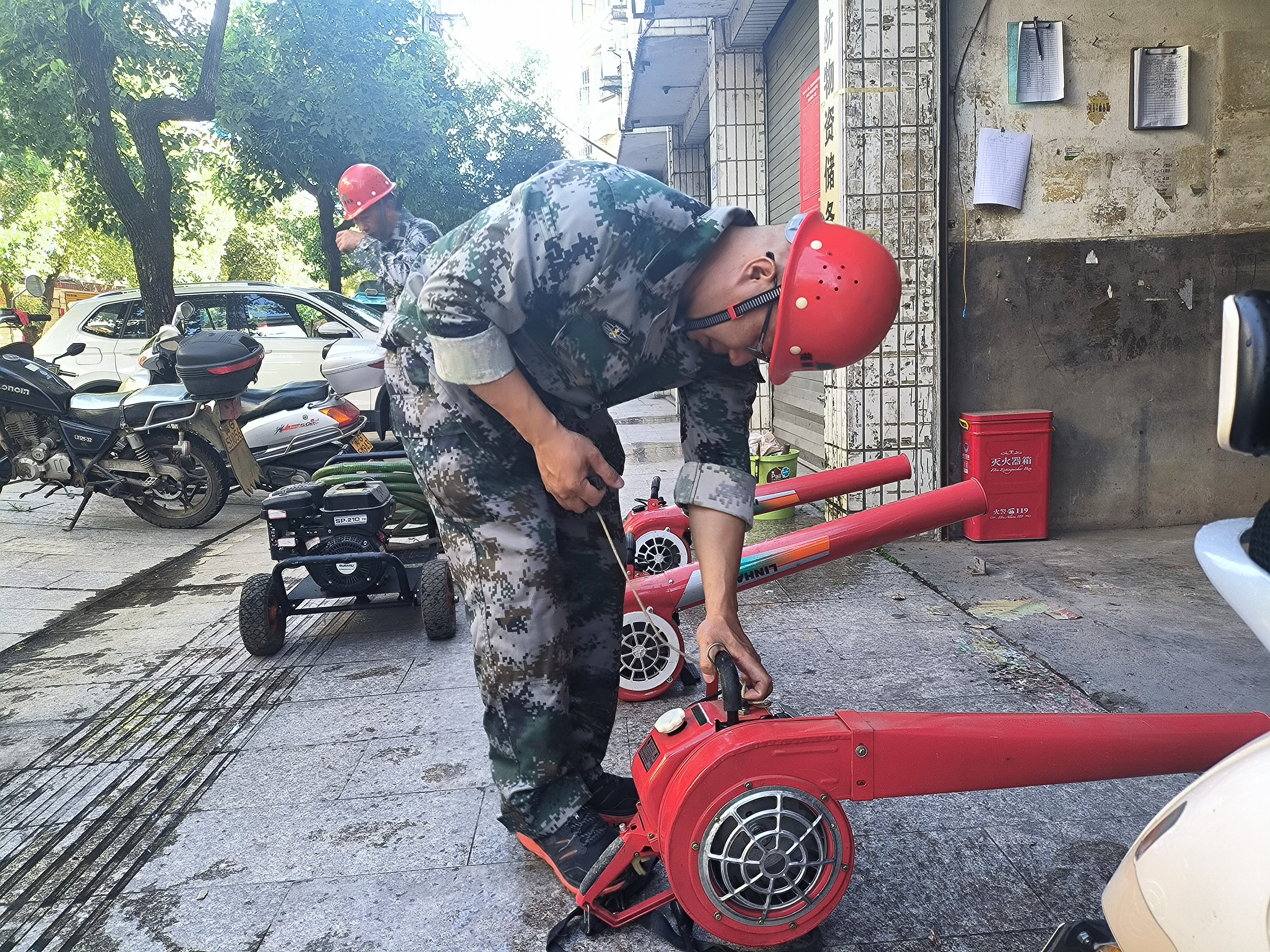 悠悠森林情，寸寸防火心